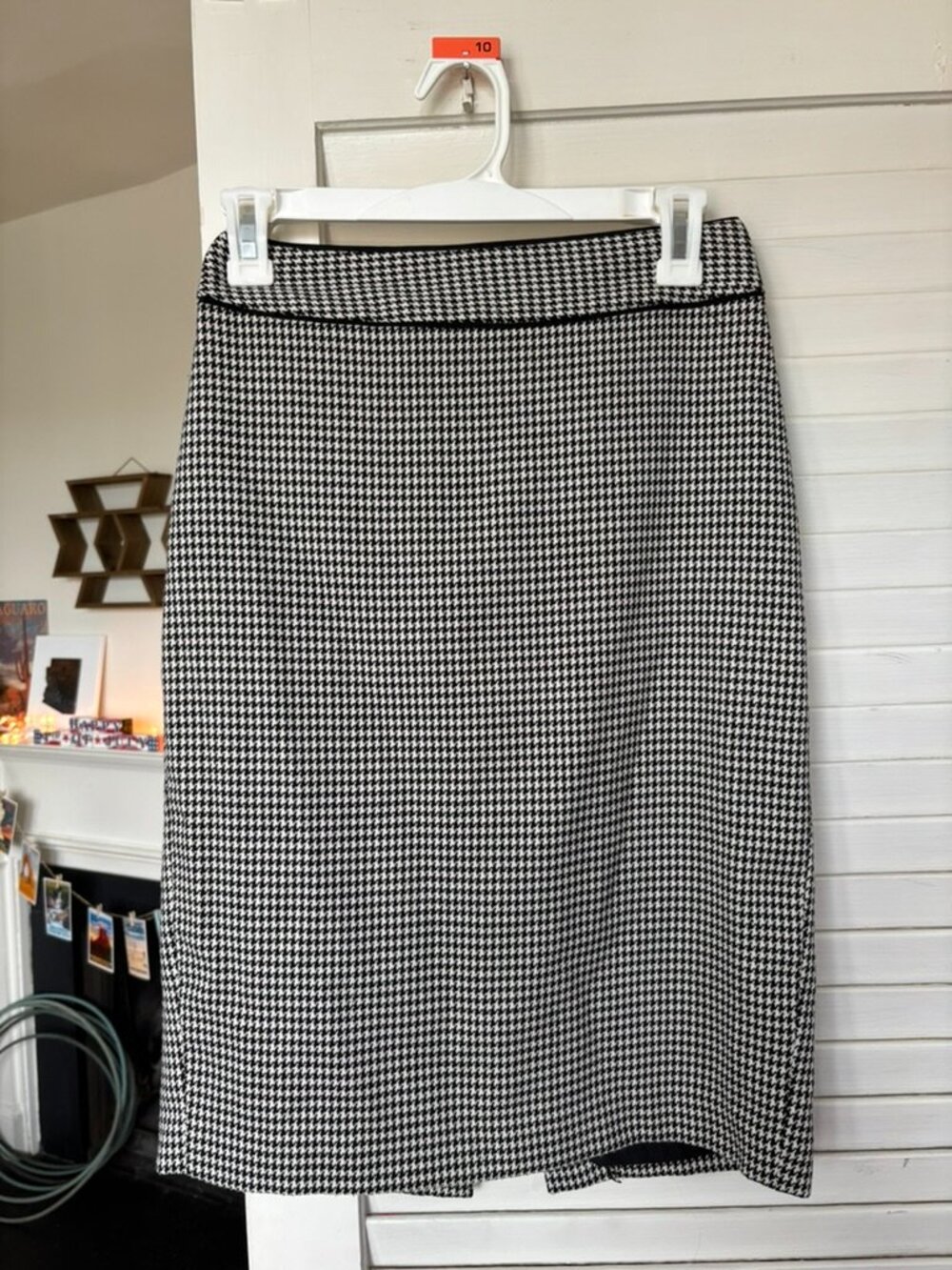 Banana Republic Pencil Skirt in Houndstooth